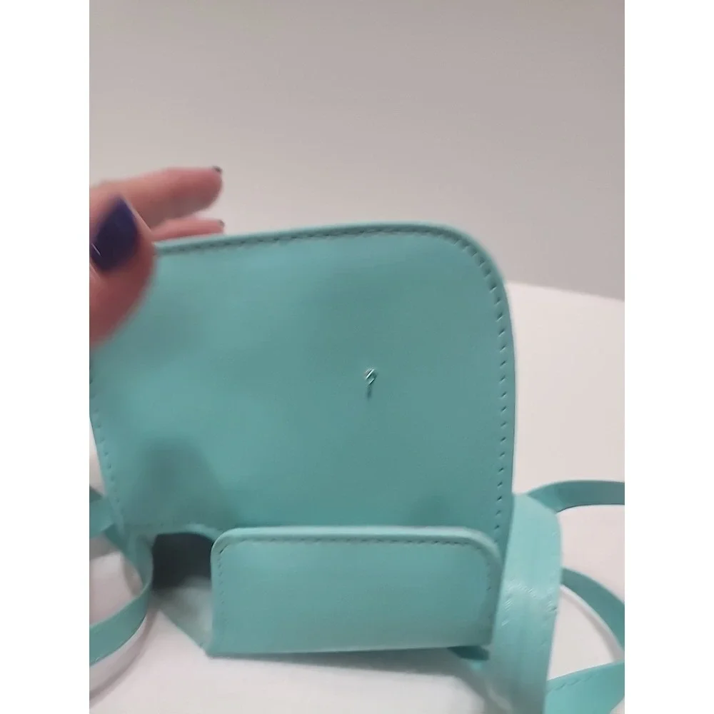Fujifilm Instax Mini 7S Instant Camera Case Has Some Wear